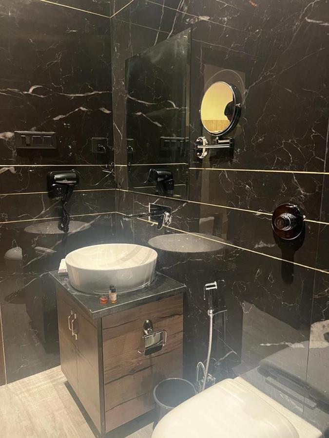 Hotel Ventures Inn Amritsar Bagian luar foto