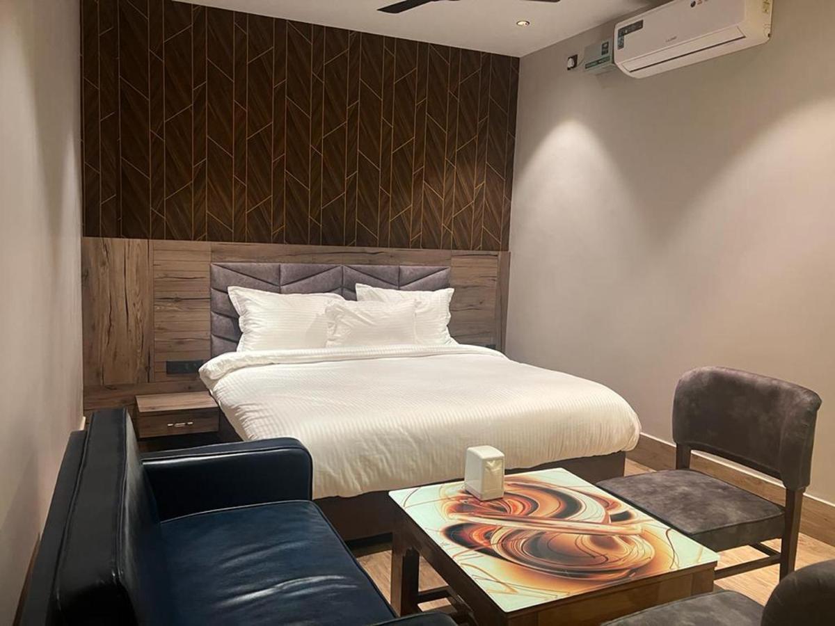 Hotel Ventures Inn Amritsar Bagian luar foto