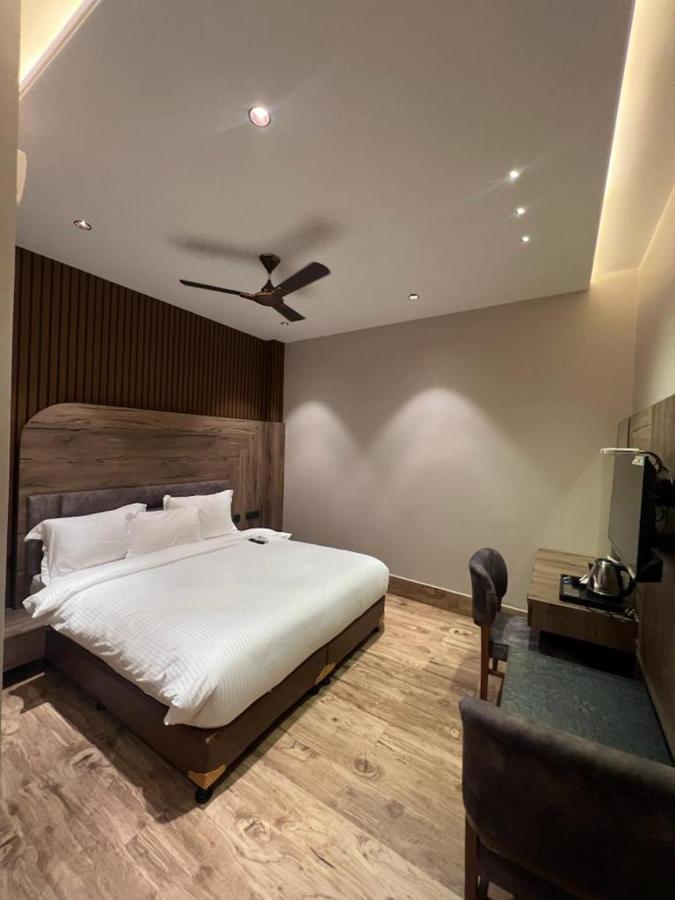 Hotel Ventures Inn Amritsar Bagian luar foto